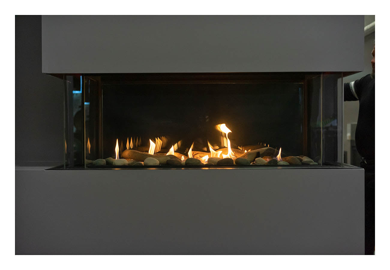 Lyon – 4 Sided See Through Gas Fireplace