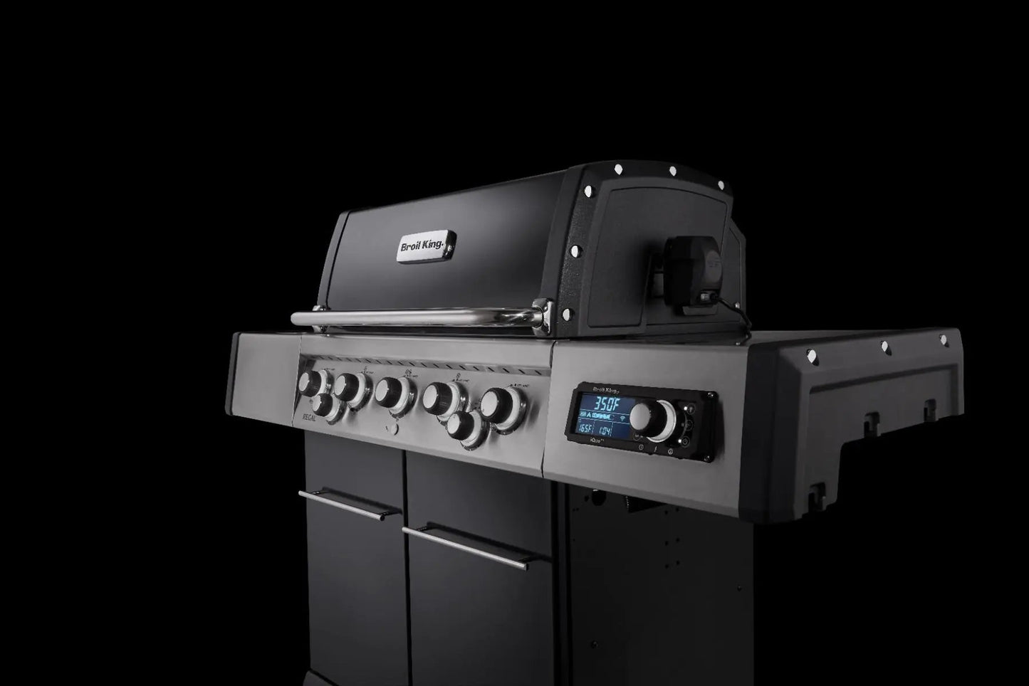 Broil King Q Regal 590 Pro IR Gas Grill - BK68824 - Terrace Level